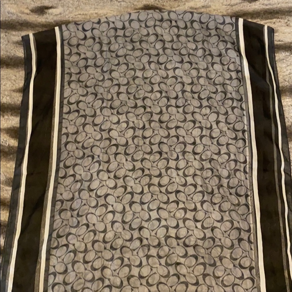 Lightweight Coach Scarf